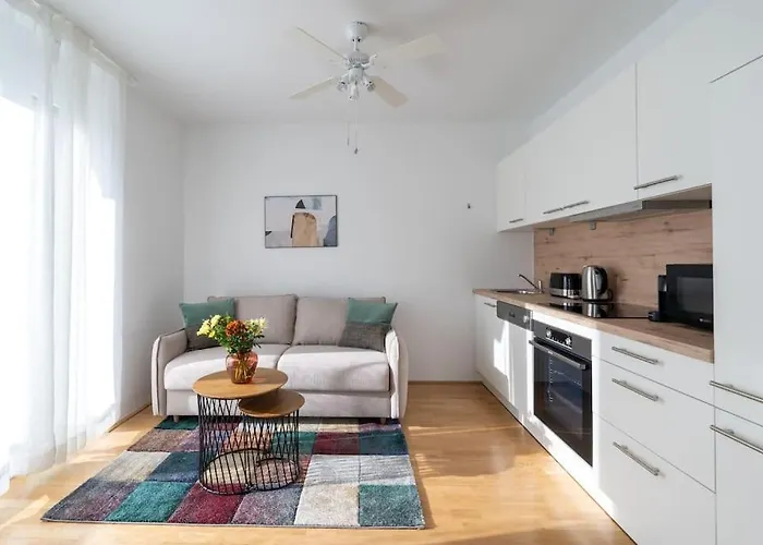 Hm • Sleek 1Br Home With Balcony