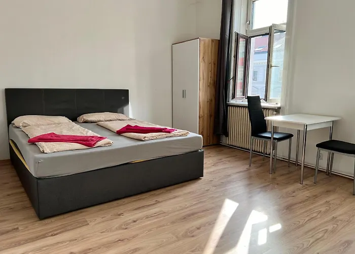 Cozy 4Br Shared Apt.- Near U3/Zippererstrasse