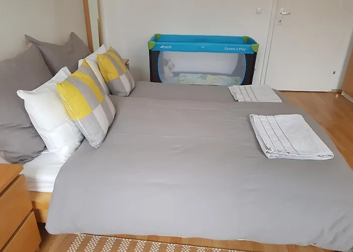 Schubert Park Apartment near Volksopera Vienna