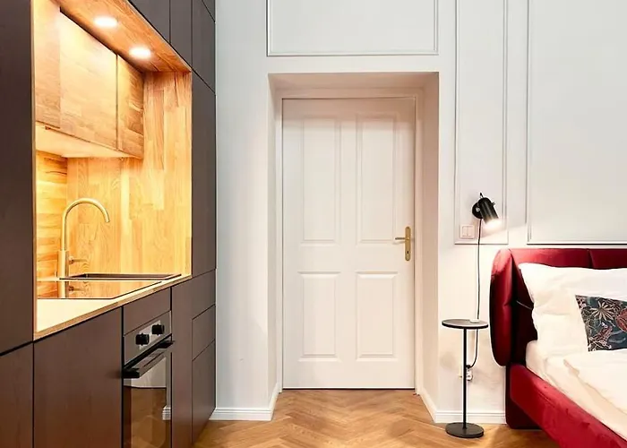 Central Apartment With Balcony Next Augarten Park