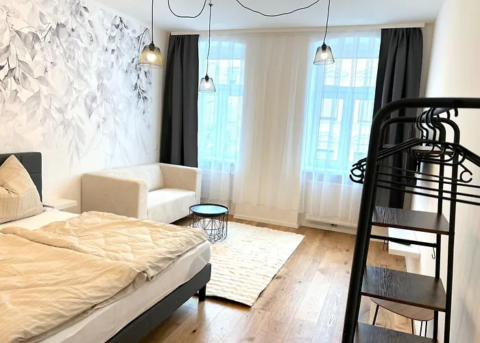 Traumhafte Wohnung Fuer 2, Walk In Dusche, Extra Kueche, Nespresso, Zentral
