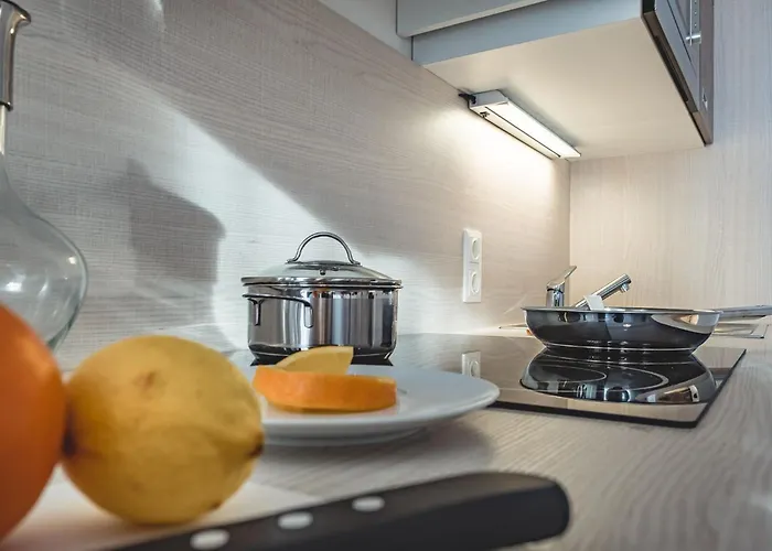 Oliver Apartments | Contactless Check-In