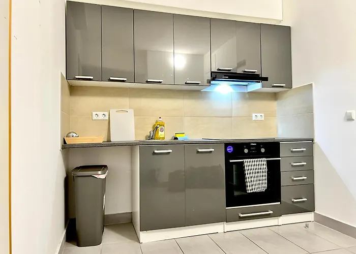Stylish Schoenbrunn Apartments - Free Underground Parking