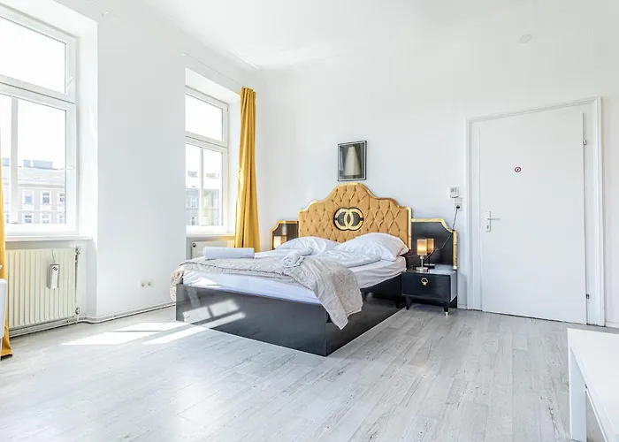 Comfy 3Br Shared Apartment - U6 Subway, Danube & Millenium City