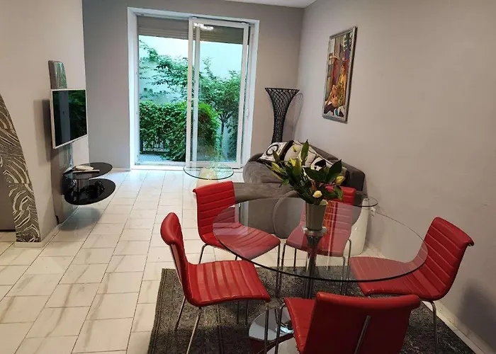 Central Vienna Apartment With Unique 40M2 City Garden & Self Check In