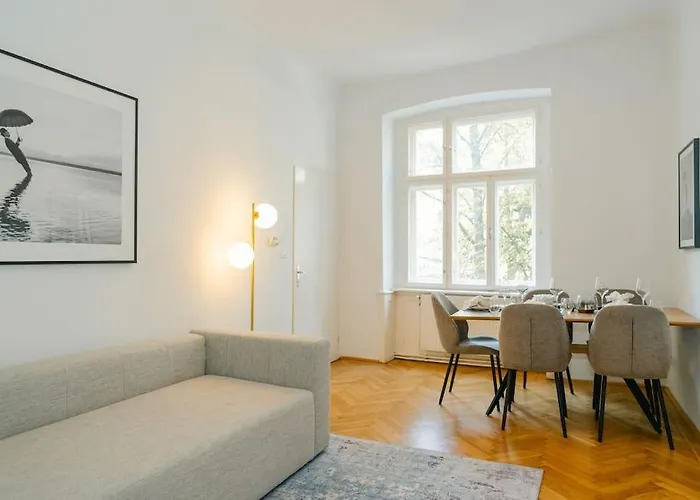 Homey Apt 5 Min To Belvedere
