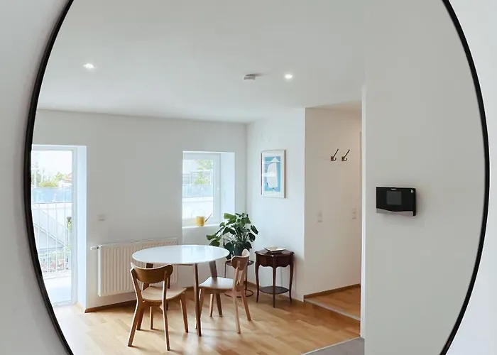 Brunnenmarkt Balcony Apartment