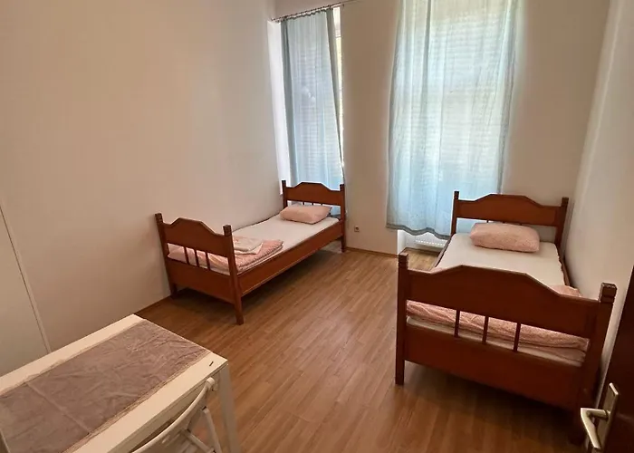 Wohnung Fuer 4 Personen In 1180 Wien