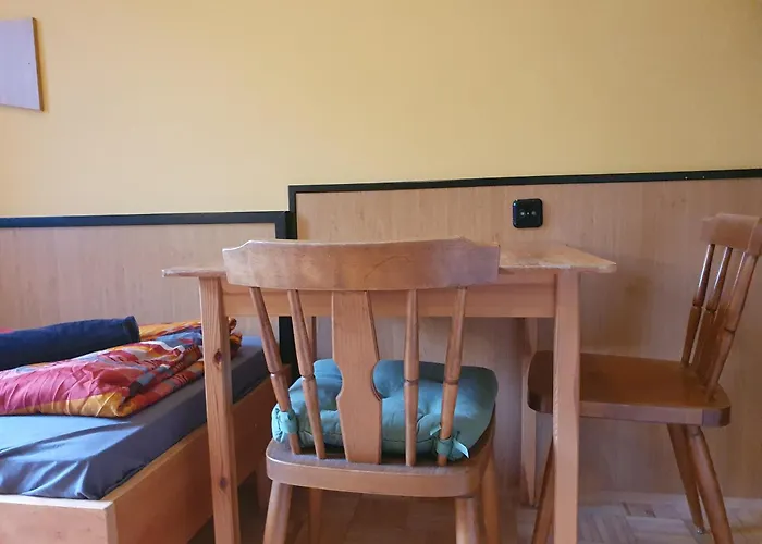 Affordable Central Rooms, 10-Min To Lugner City