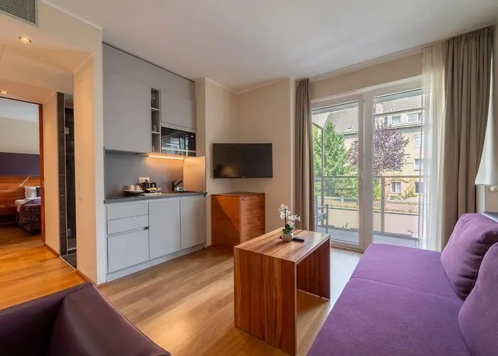 Pakat Suites