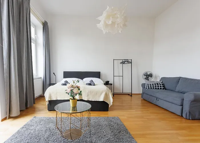 Cozy City Center Apartment