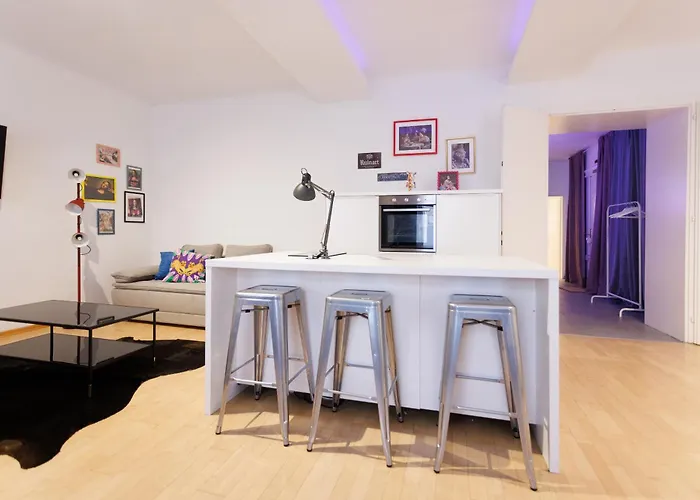 Luxury City Central Suite
