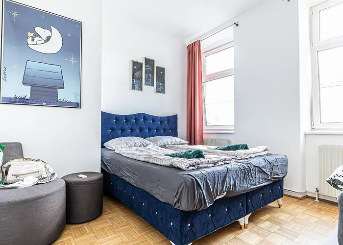 Near Schoenbrunn - Economy Rooms In Shared Apartment At Meidling Train Station