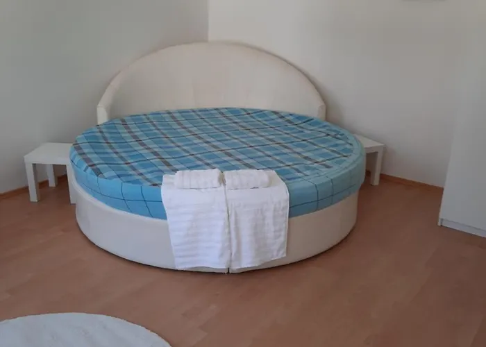Romantic-1 Bedroom Apartment