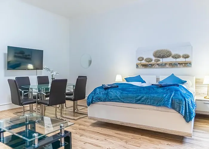 Basic 2Br Apt Perfectly Connected&Well Positioned