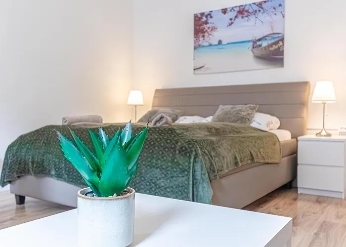 Charming 2Br Apt With Central Location In Vienna