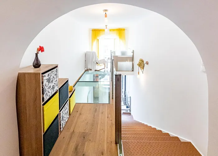Golden Lion Apartment By Jr City Apartments