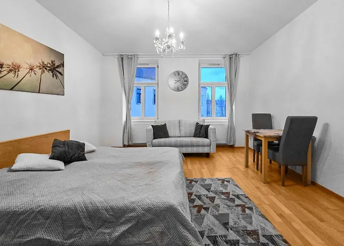 Three-Bedroom, Three King-Size Bed Retreat