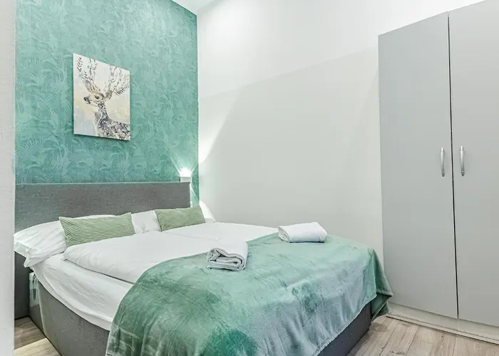 Shopping Paradise 9Br Complex Ideal For 22 People