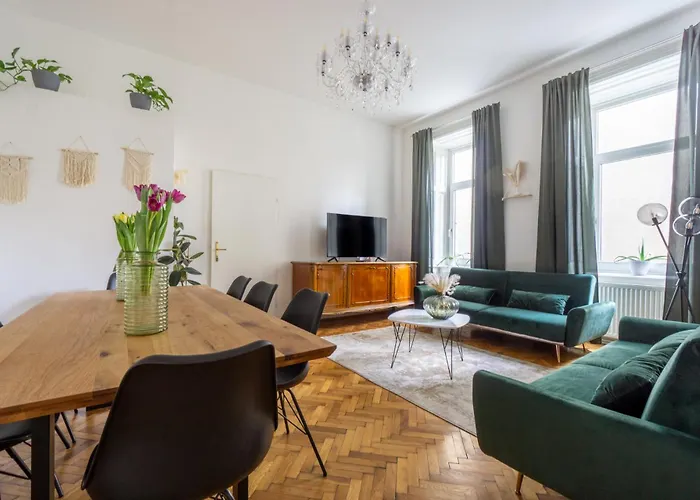 Central Apartment In Viennese Old Building