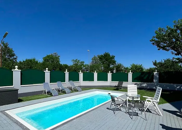 Atemberaubendes Apartment + Pool