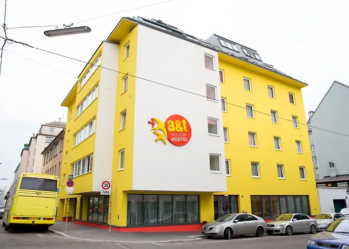 A&T Hotel & Hostel
