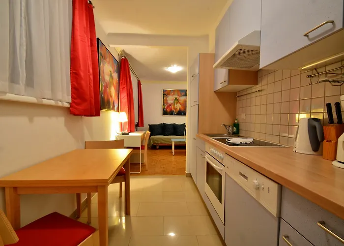 Ajo Vienna Atos With Free Parking