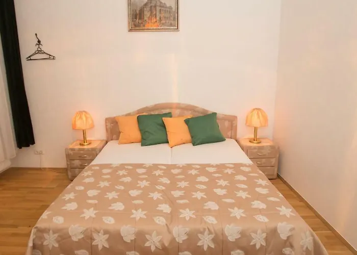 Apartments Opera 1