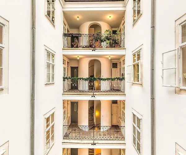 Beautiful Inner City Apartment
