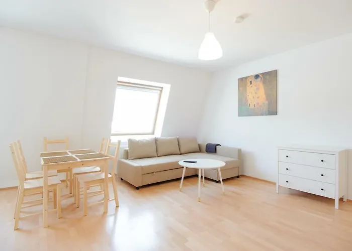 Central Living Apartments - Rathaus