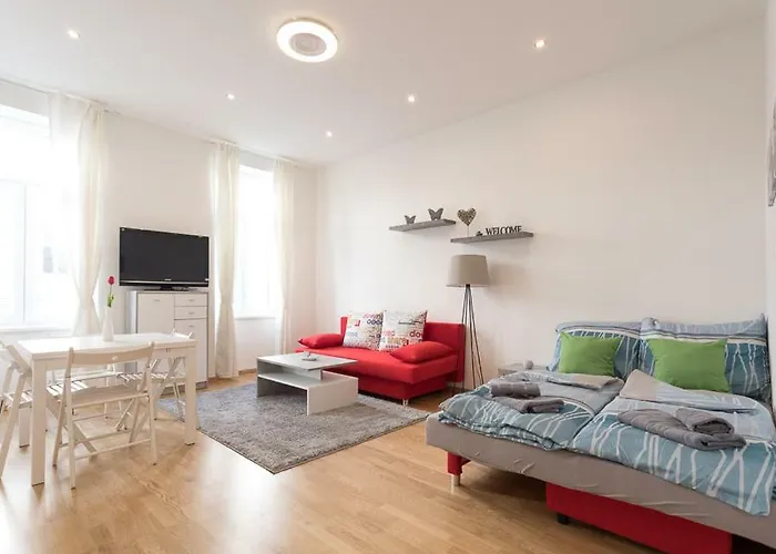 Bright Red Heart Apartment In Leopoldstadt