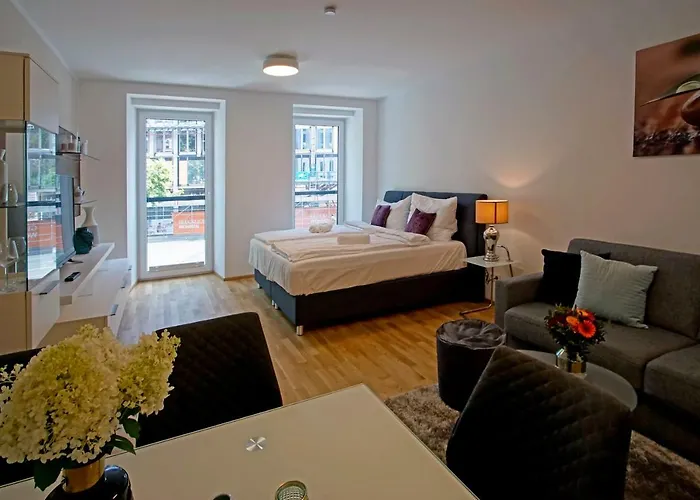 English Theater Apartment At Rathaus