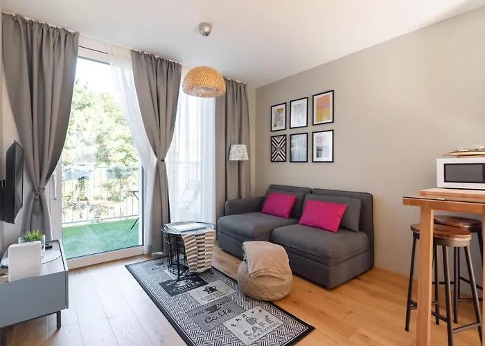 Vic & Uno City Charming Apart Plus Garage