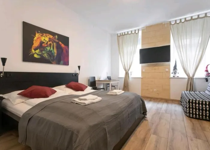 Apartment, Modern Und Neu Renoviert