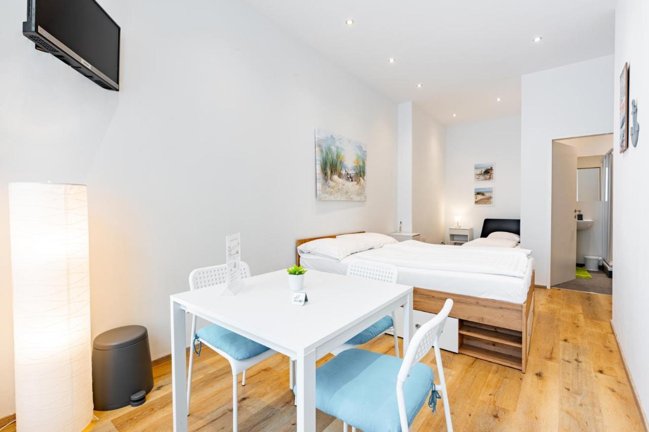 Apartment Budget West With Shared Kitchen *