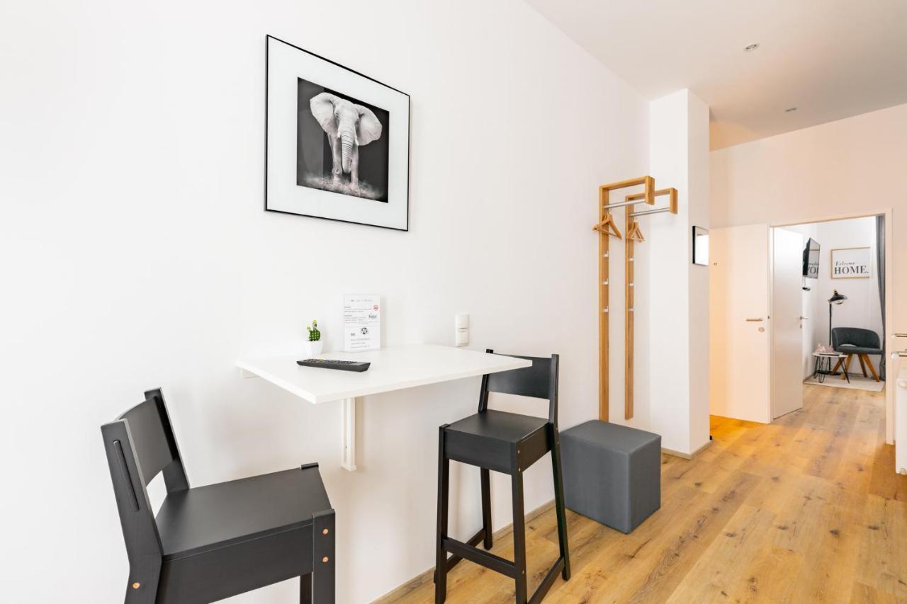 Apartment Budget West With Shared Kitchen