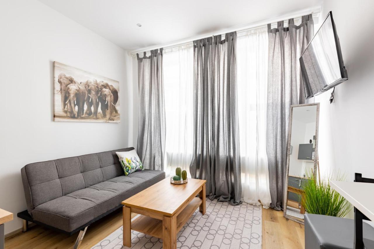 Budget West With Shared Kitchen Apartment *