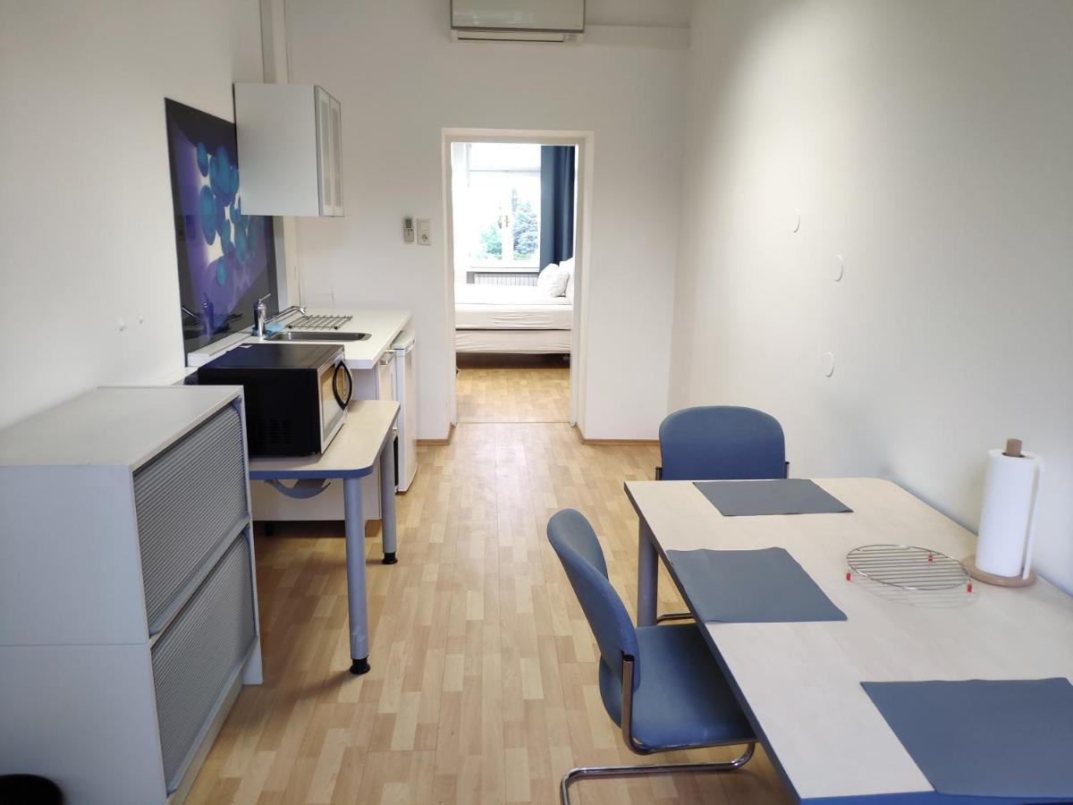 1210apartment Apartment *