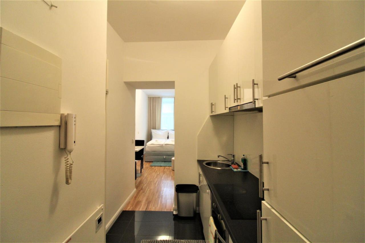 Small Studio Close To Center *