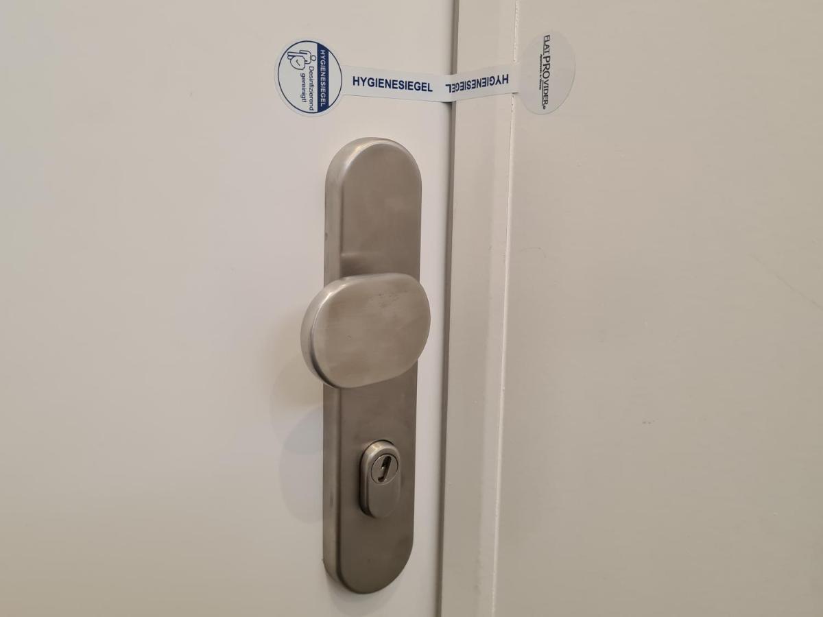Gold - Contactless Check In Apartment