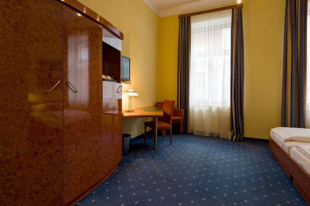 Nestroy 4* Vienna