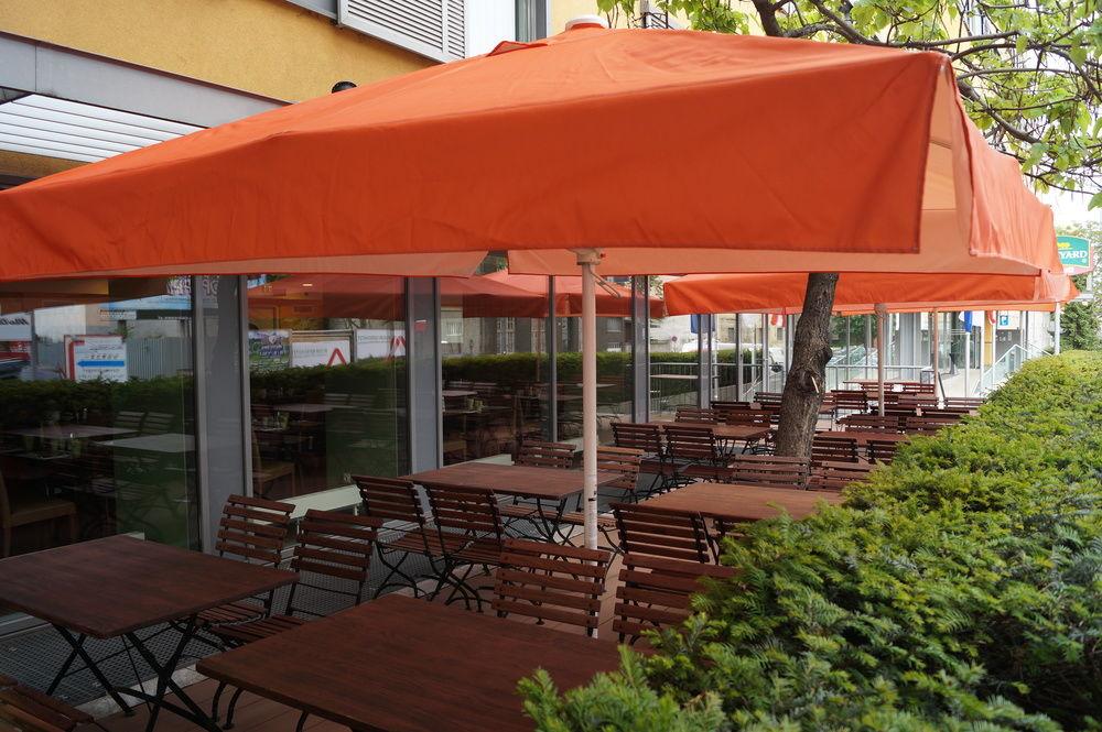 Courtyard By Marriott Schoenbrunn 4*