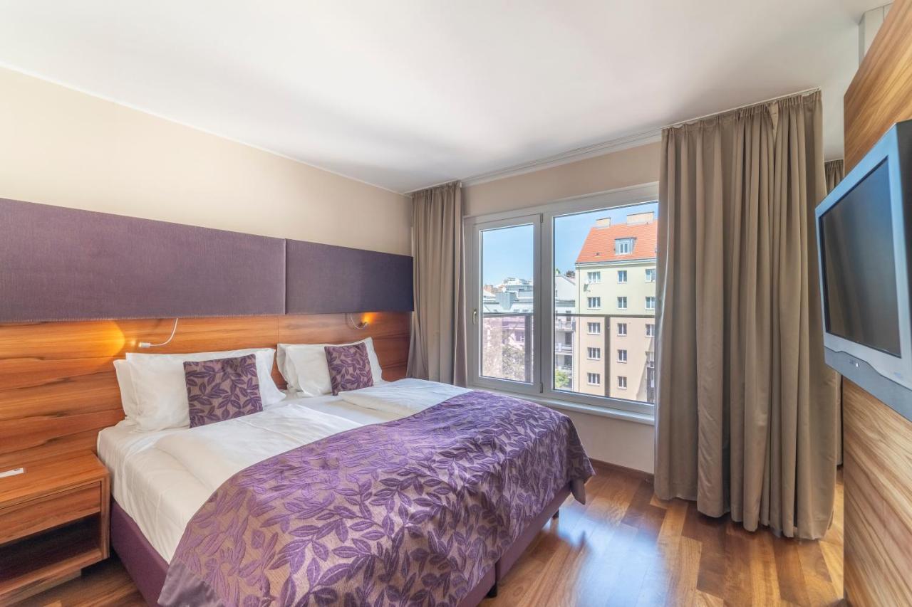 Pakat Hotel