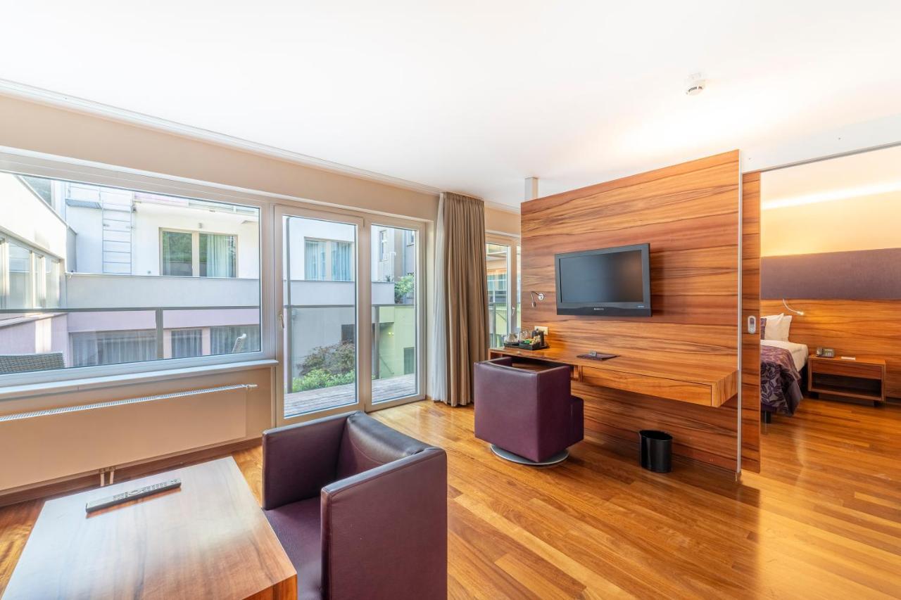Pakat 4* Viena
