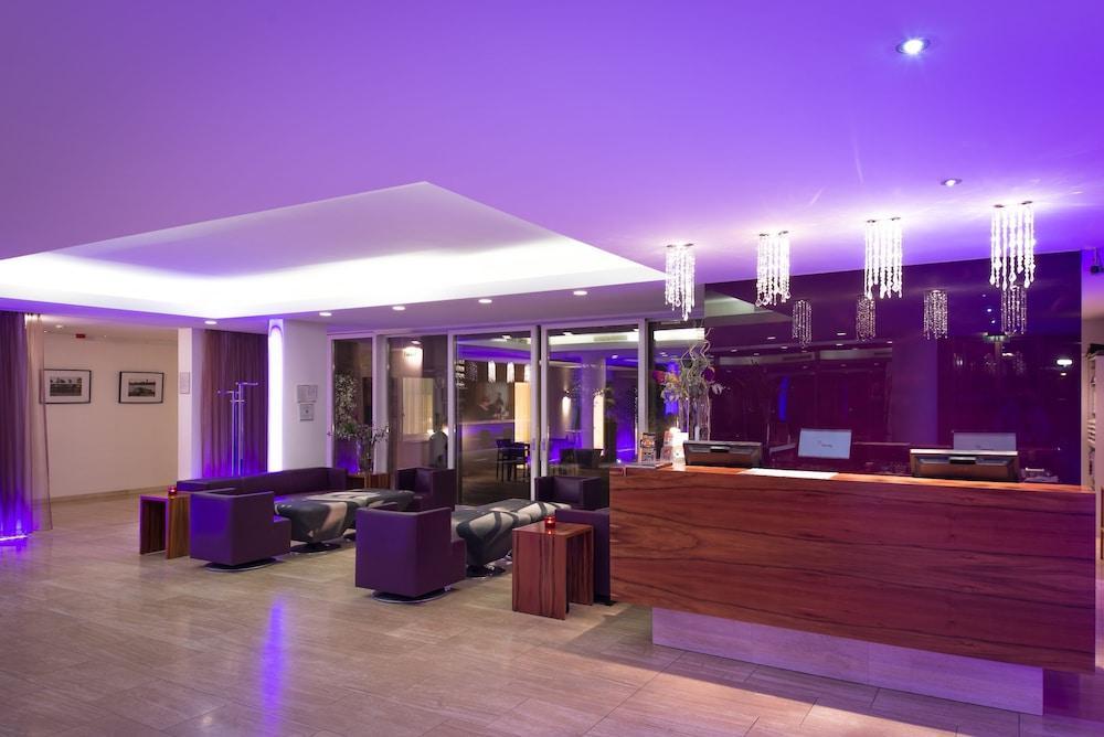 Pakat Hotel