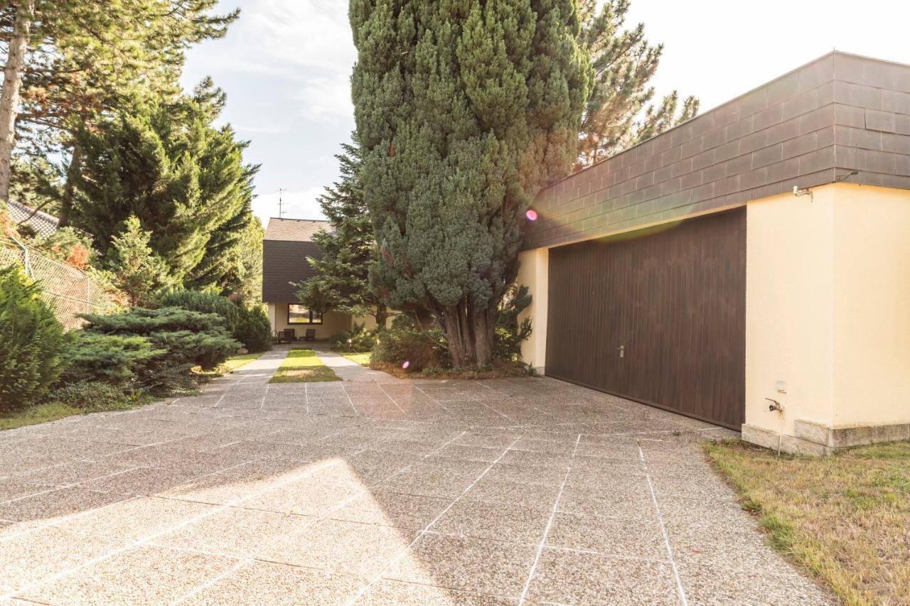 Villa Yes, It Is Retro - Big With Indoor Pool *