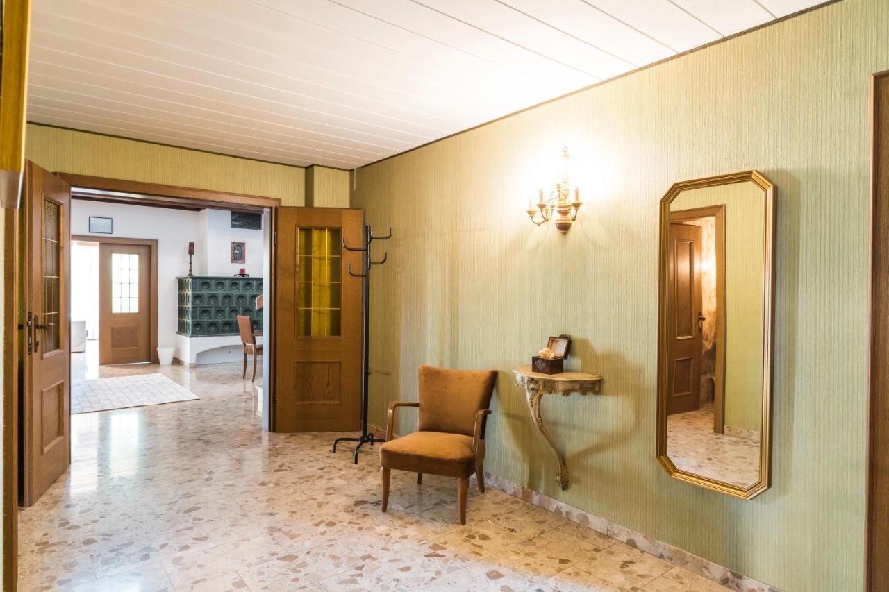 Yes, It Is Retro - Big With Indoor Pool Villa *