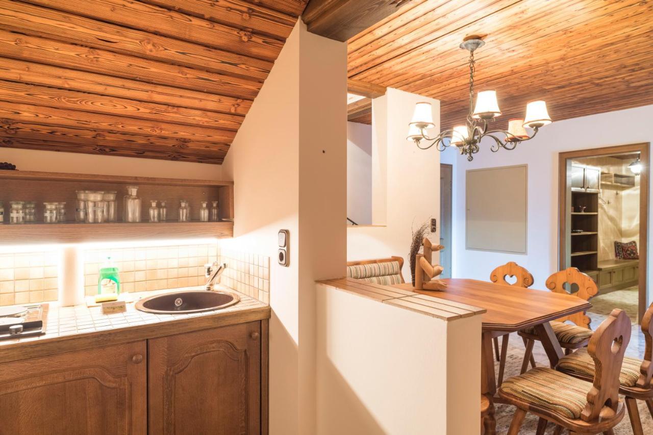 Yes, It Is Retro - Big With Indoor Pool Villa *