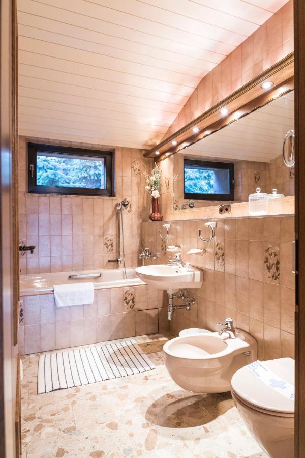 Villa Yes, It Is Retro - Big With Indoor Pool *