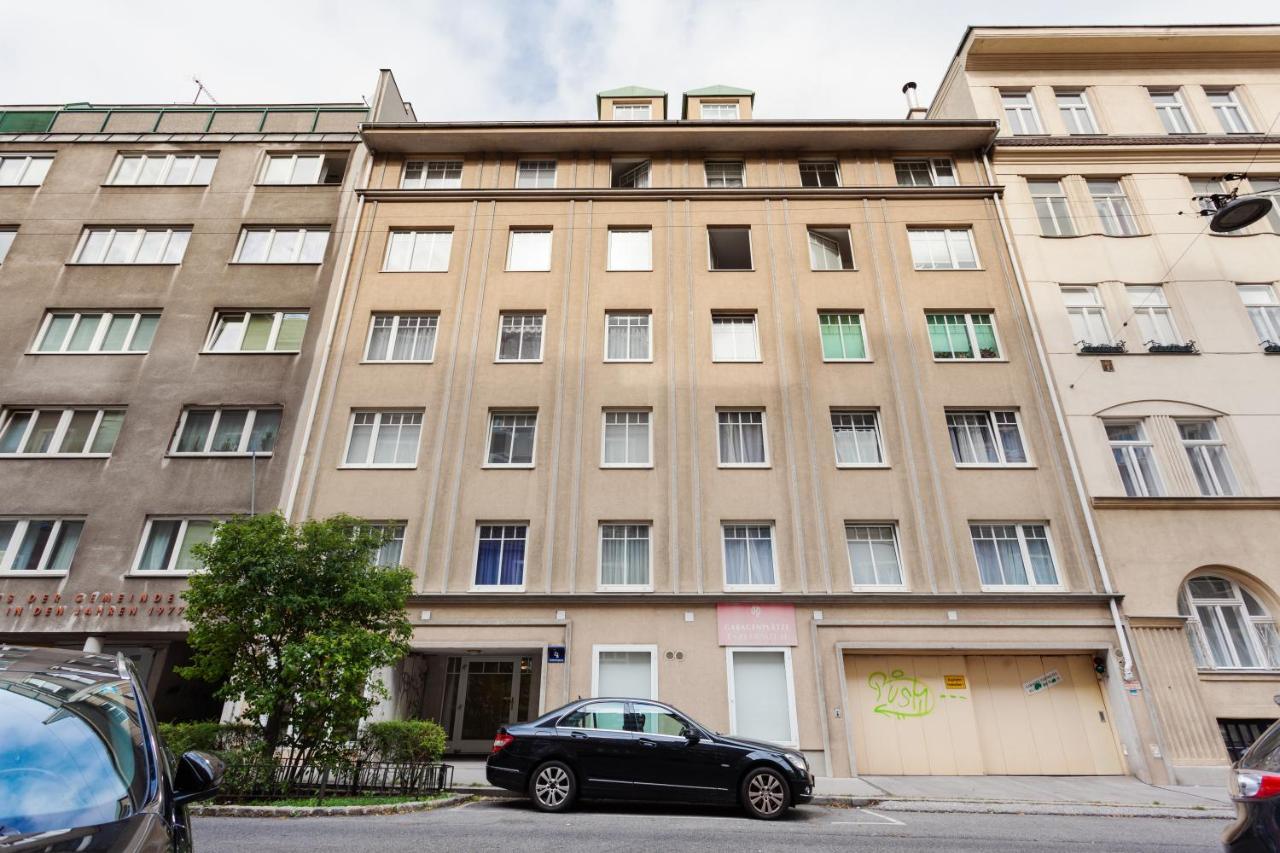 Close To Shopping Mile Apartment *